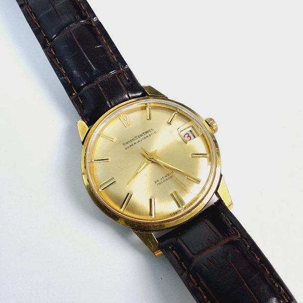 Lot 1075 - SWISS SENTINEL WRISTWATCH