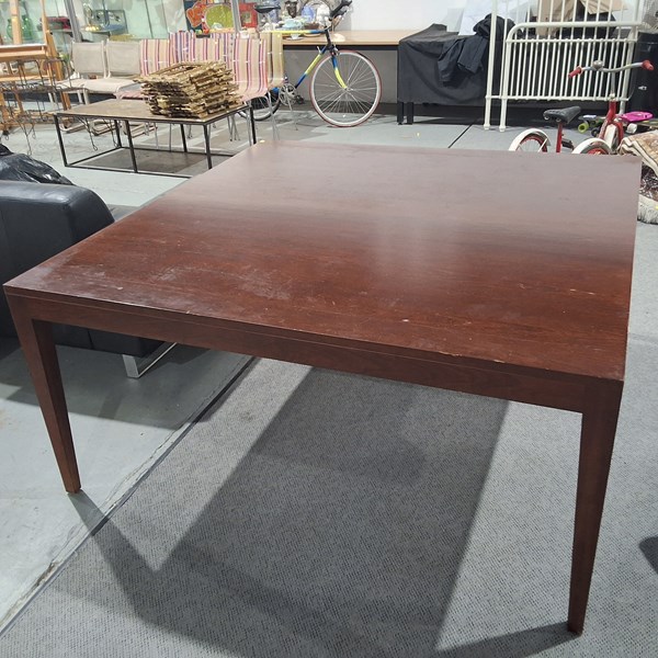 Lot 233 - DINING TABLE