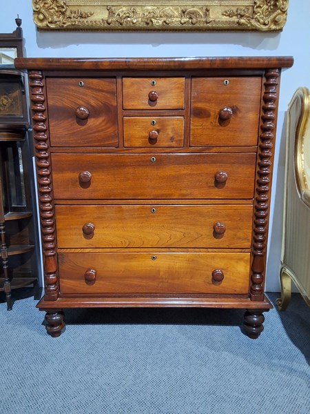 Lot 85 - CHEST OF DRAWERS