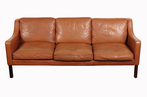 Lot 171 - LEATHER LOUNGE