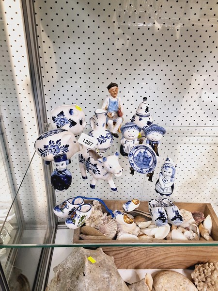 Lot 1287 - DELFT COLLECTABLES