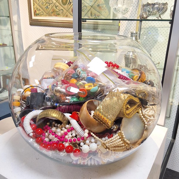 Lot 1095 - BIG FISHBOWL FULL OF COSTUME JEWELLERY