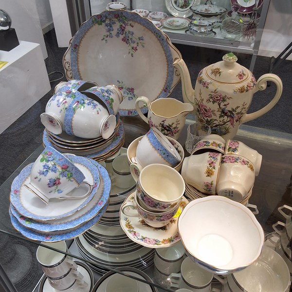 Lot 1485 - PART TEA SERVICES