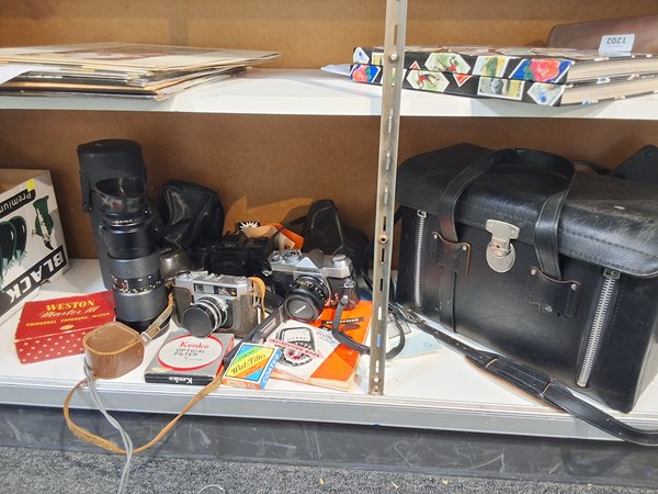 Lot 1270 - CAMERAS & CAMERA ACCESSORIES