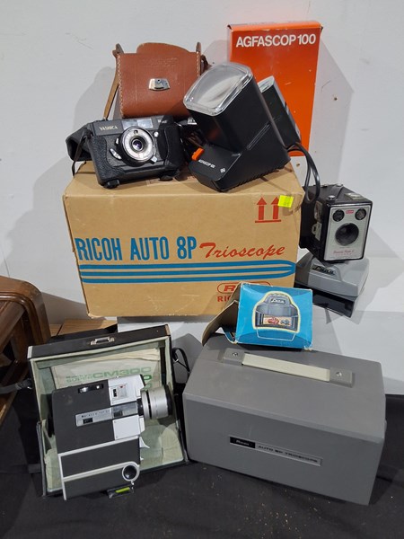 Lot 1416 - CAMERAS