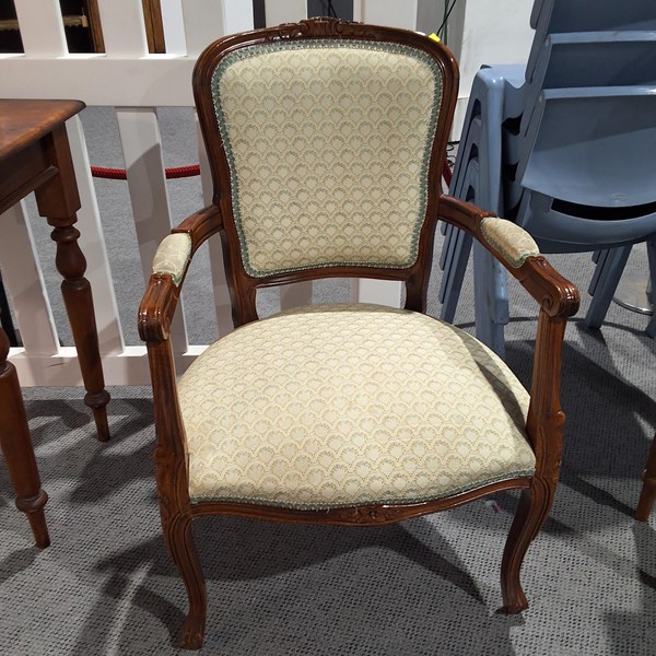 Lot 316 - ARMCHAIR