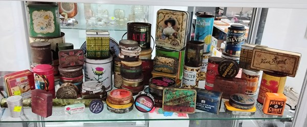 Lot 1422 - COLLECTABLE TINS