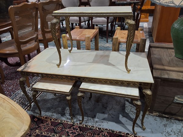 Lot 129 - TABLES