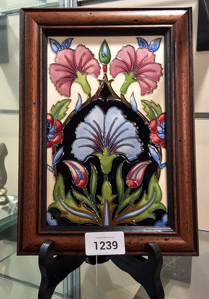 Lot 1239 - MOORCROFT PLAQUE