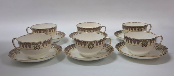 Lot 1258 - CUPS & SAUCERS