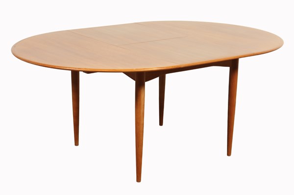 Lot 48 - EXTENSION DINING TABLE