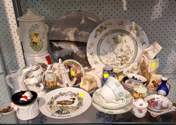 Lot 1240 - CHINAWARE