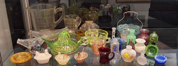 Lot 1138 - COLLECTABLE GLASS