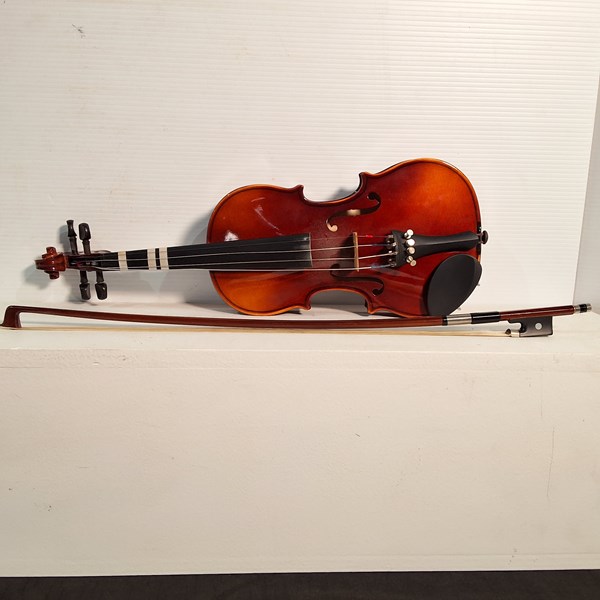 Lot 1369 - VIOLIN