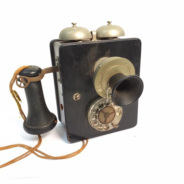 Lot 1270 - TELEPHONE