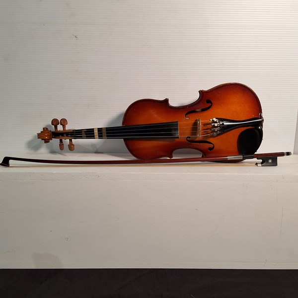 Lot 1364 - VIOLIN