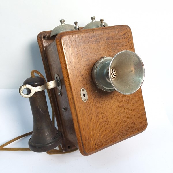 Lot 1269 - TELEPHONE