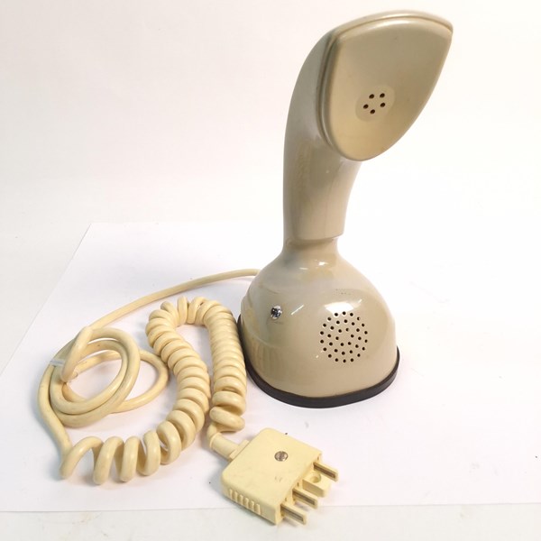 Lot 1335 - TELEPHONE