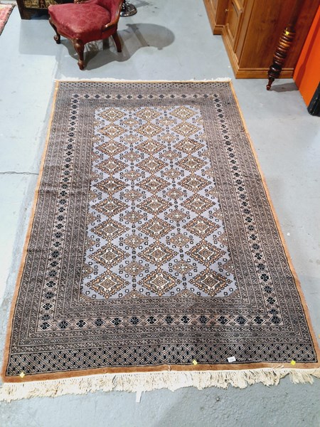 Lot 258 - RUG