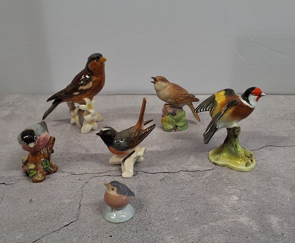 Lot 1300 - SIX BIRD FIGURINES