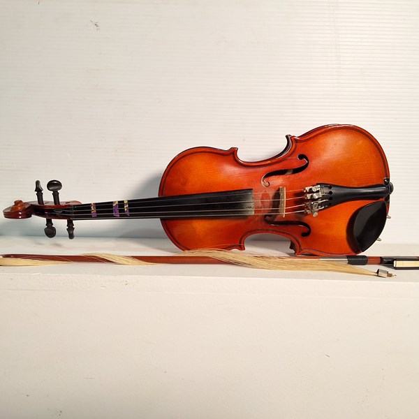 Lot 1368 - VIOLIN