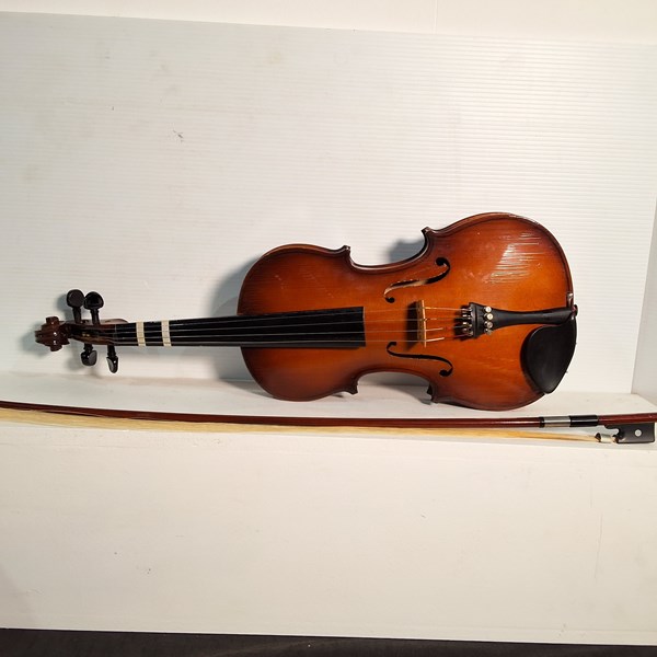 Lot 1363 - VIOLIN