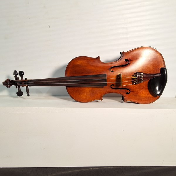 Lot 1374 - VIOLIN