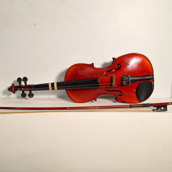 Lot 1357 - VIOLIN