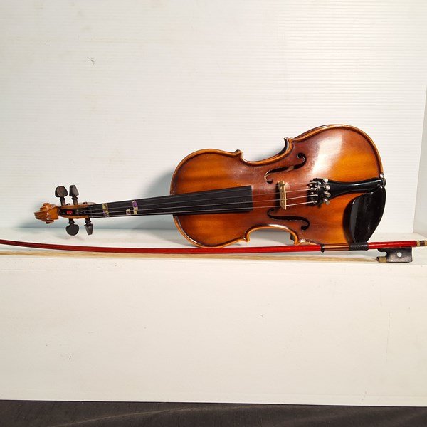 Lot 1392 - VIOLIN