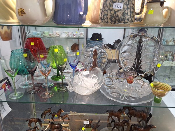 Lot 1429 - GLASSWARE