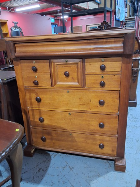 Lot 1 - CHEST OF DRAWERS