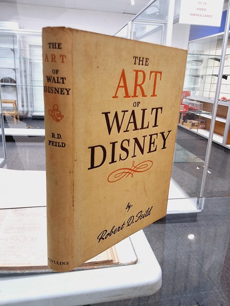 Lot 1083 - ART OF WALT DISNEY