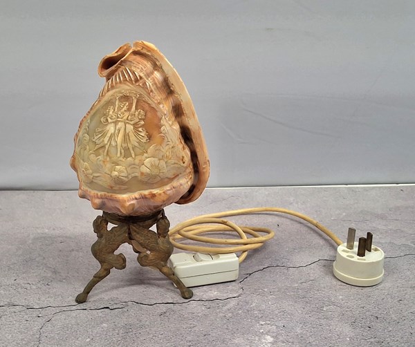 Lot 1264 - SHELL LAMP