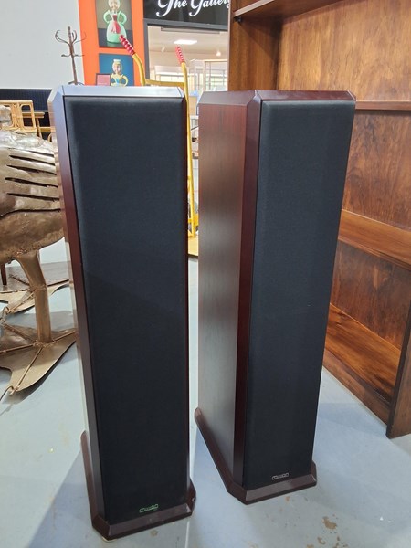 Lot 302 - SPEAKERS