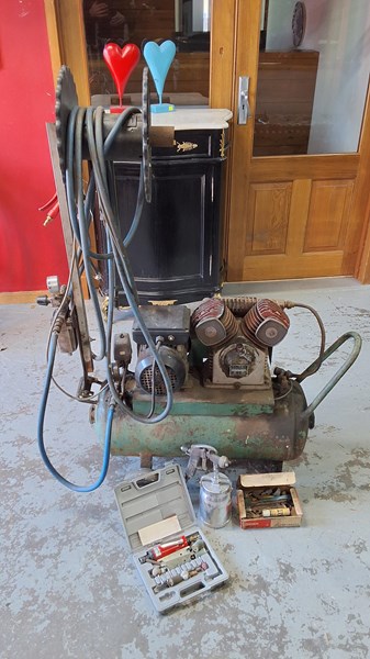 Lot 192 - CLISBY AIR COMPRESSOR