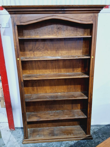 Lot 4 - BOOKSHELF