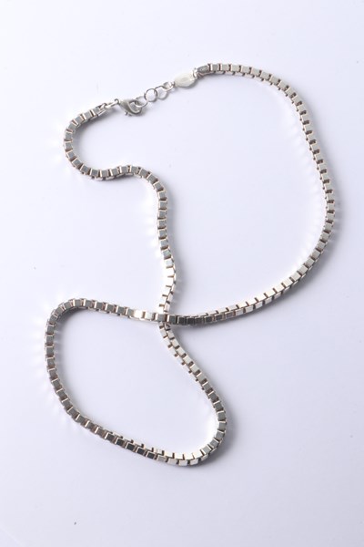 Lot 1009 - SILVER NECKLACE