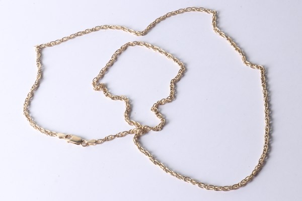 Lot 1011 - GOLD NECKLACE