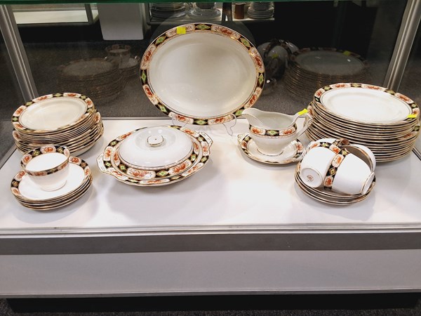 Lot 1177 - PART DINNER SERVICE