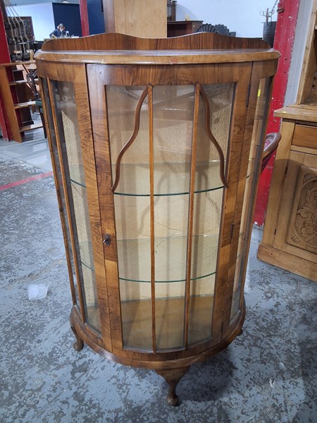 Lot 53 - DISPLAY CABINET