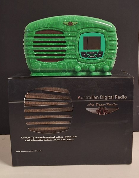 Lot 1252 - DIGITAL RADIO