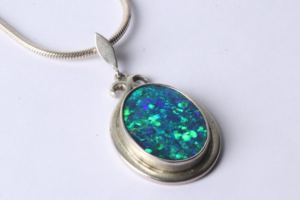 Lot 1035 - SILVER OPAL PENDANT