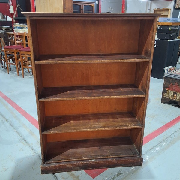 Lot 61 - BOOKSHELF