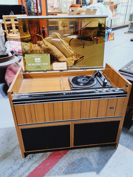 Lot 270 - RECORD PLAYER