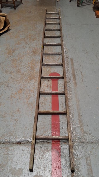 Lot 321 - LADDER