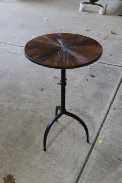 Lot 15 - SIDE TABLE