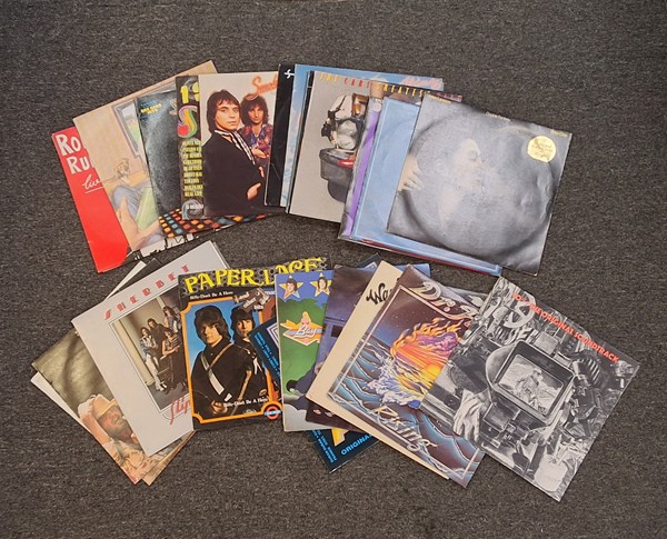 Lot 1294 - VINYL RECORDS