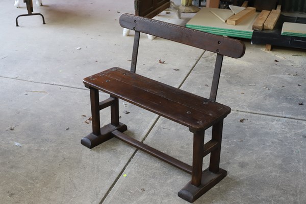 Lot 159 - BENCH