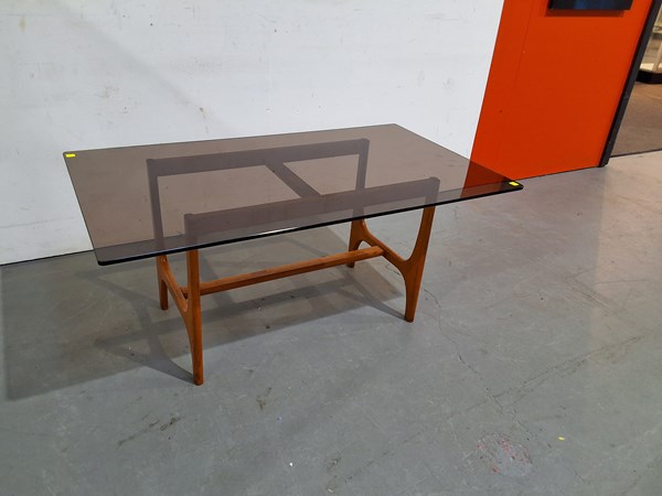 Lot 384 - COFFEE TABLE