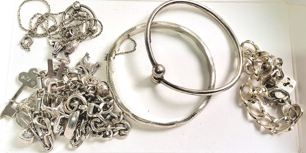 Lot 1020 - JEWELLERY